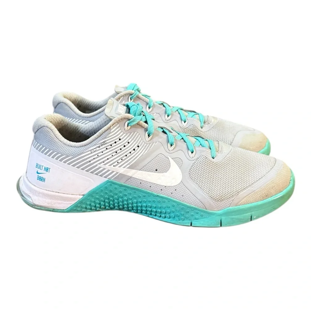 Nike Metcon 2 Athletic Shoes - White and Aqua Men’s Size 8.5 Women’s 10